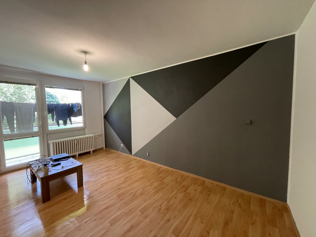 vymalba-obyvaciho-pokoje-hermanuv-mestec-dekorativni-vymalba